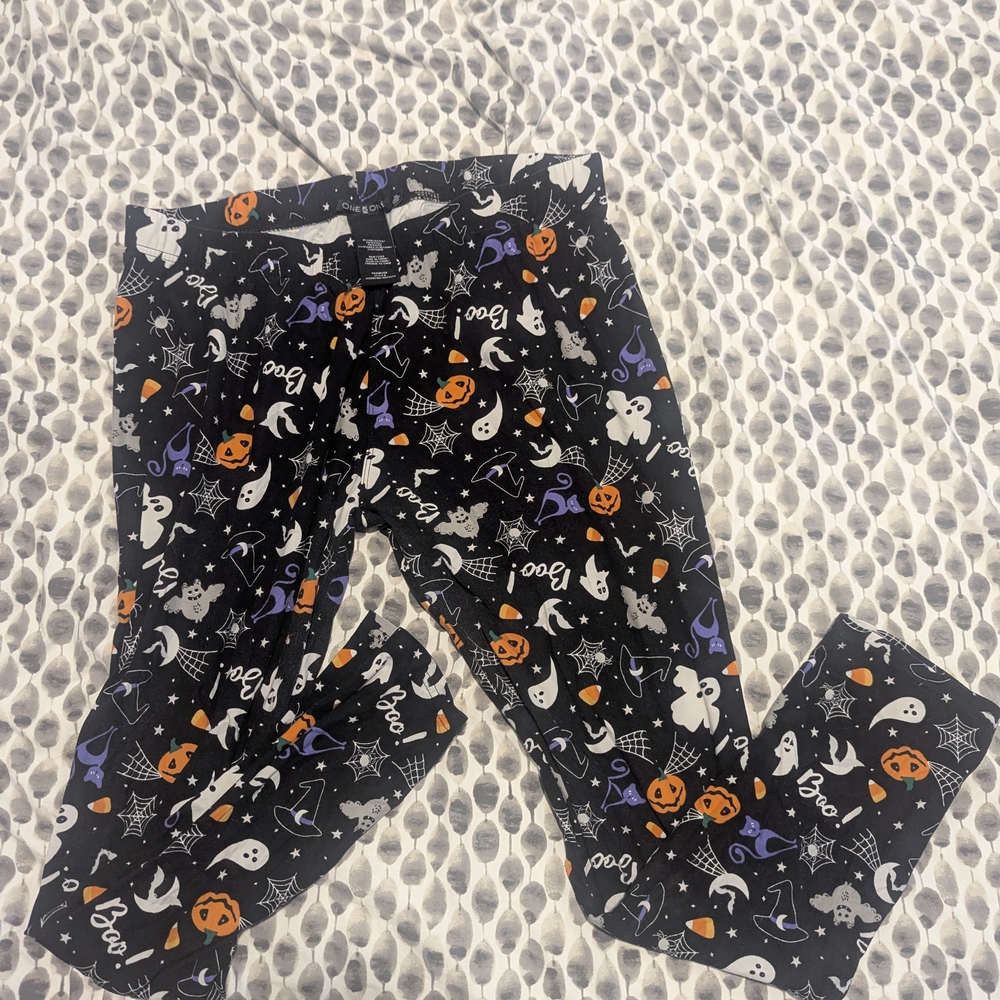 one 5 one Black Halloween Leggings